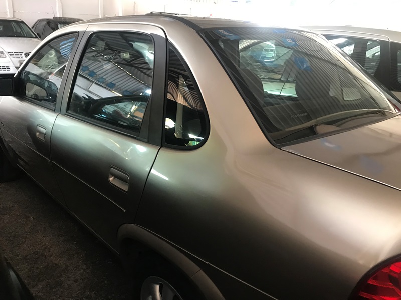 GM - Chevrolet Corsa Sedan 1.8 MPFI 8V  102cv 4p