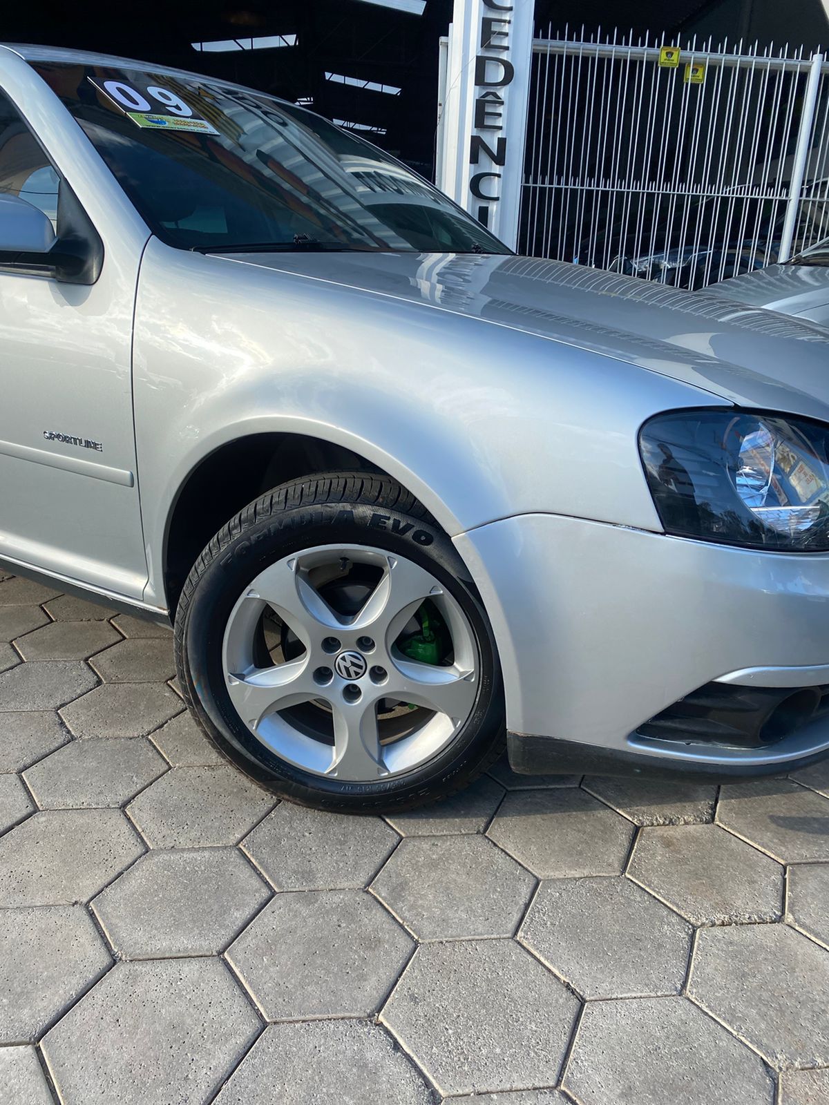 VW - VolksWagen Golf Sportline 1.6 Mi Total Flex 8V 4p