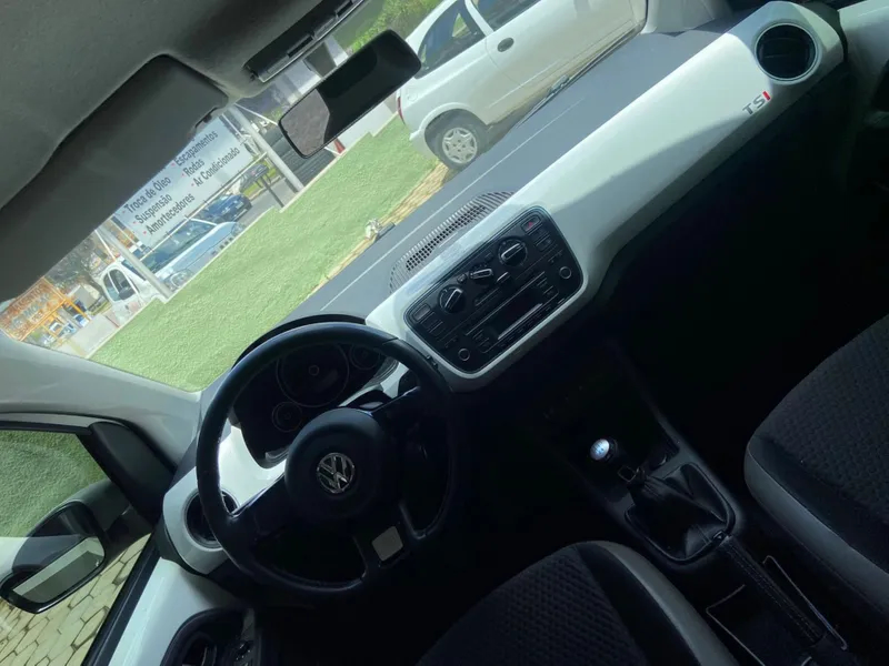 VW - VolksWagen up! move 1.0 Total Flex 12V 5p