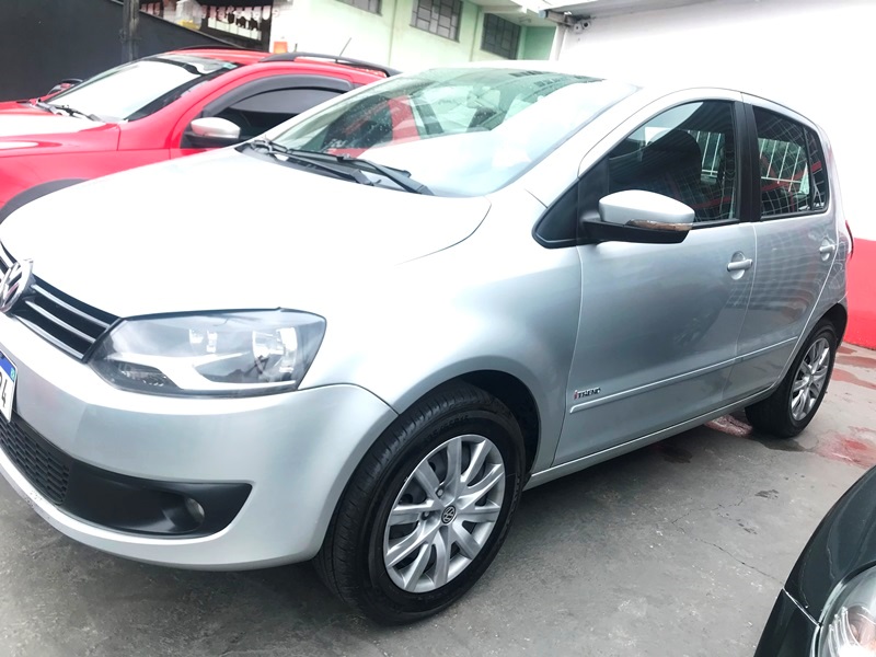 VW - VolksWagen FOX 1.0 iTREND Completo	