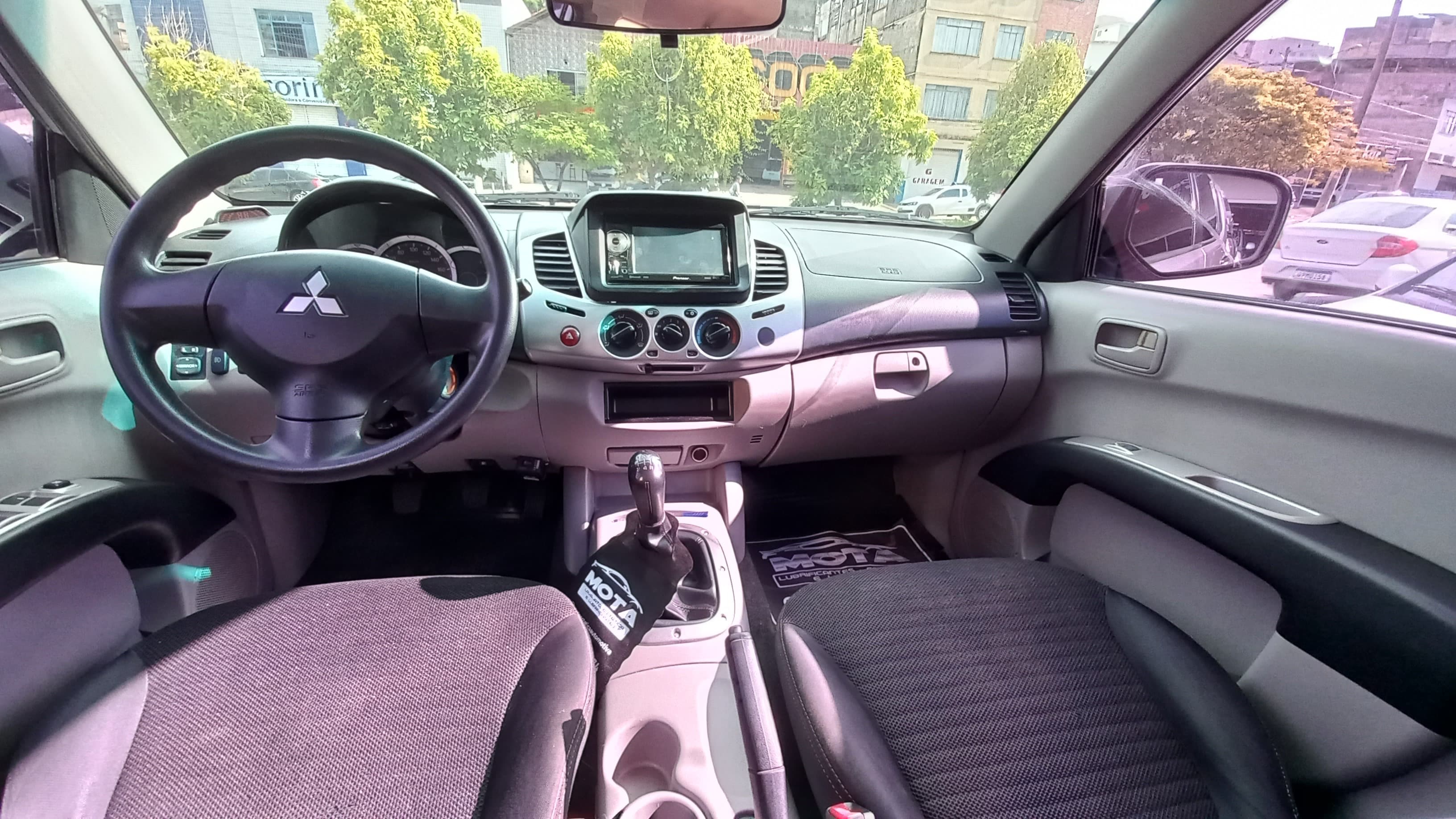 Mitsubishi L200 Triton HLS 2.4 Flex 16V CD Mec.