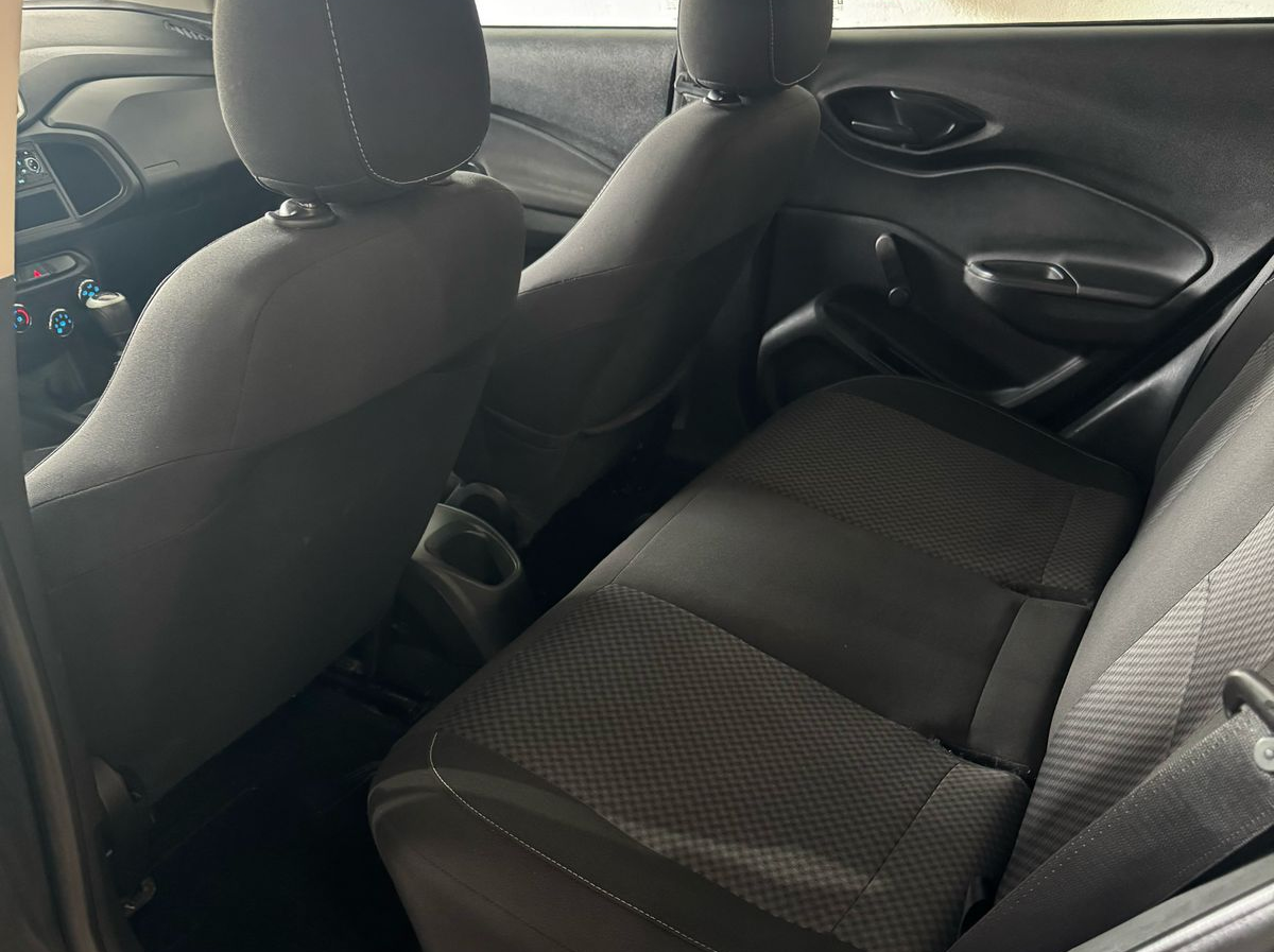 GM - Chevrolet Onix LT 1.0