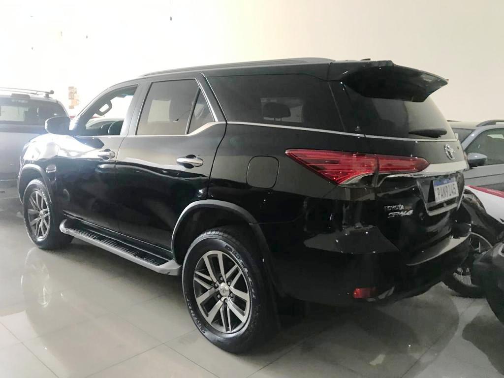 Toyota Hilux SW4 SRV 4x2 2.7 Flex 16V Aut.