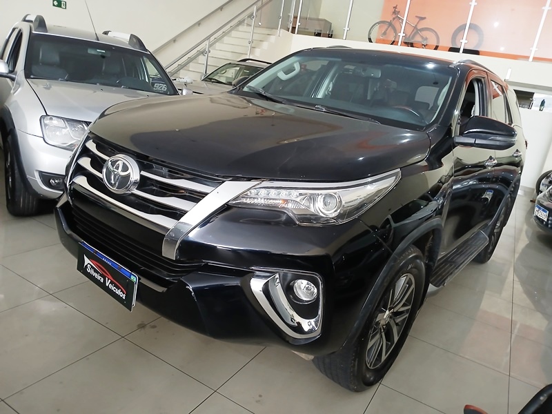 Toyota Hilux SW4 SR 4x2 2.7/ 2.7 Flex 16V Aut.	