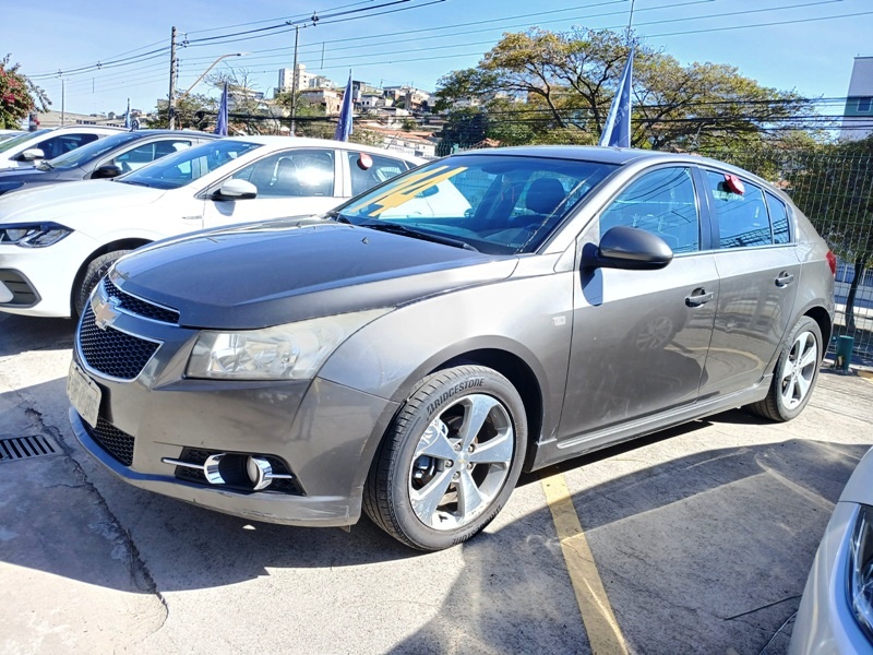 GM - Chevrolet Cruze Hatch LT