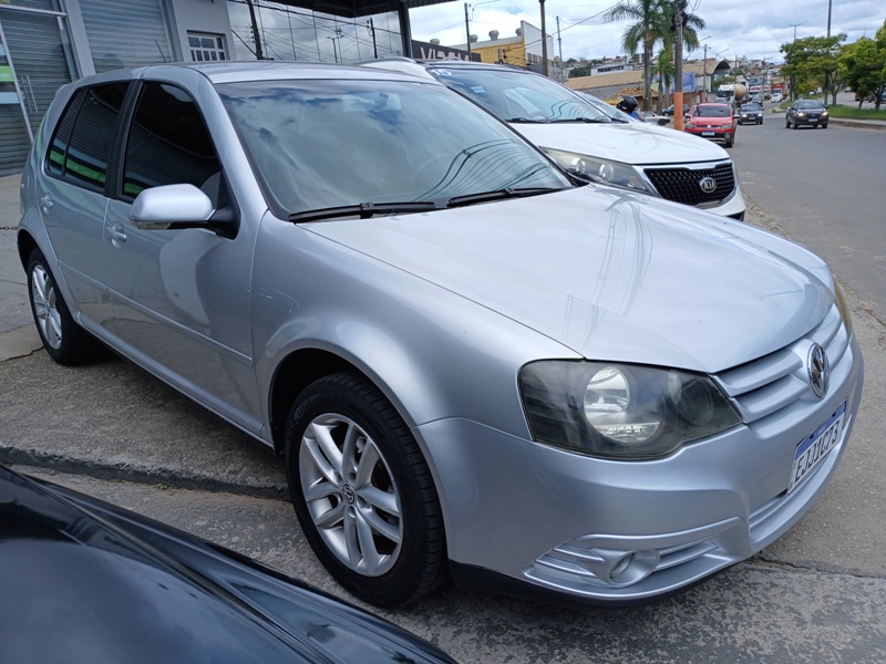 VW - VolksWagen Golf 2.0/ 2.0 Mi Flex Comfortline Aut.