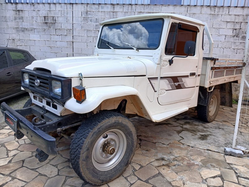 Toyota Band.Picape CD 2p Chassi Longo Diesel	