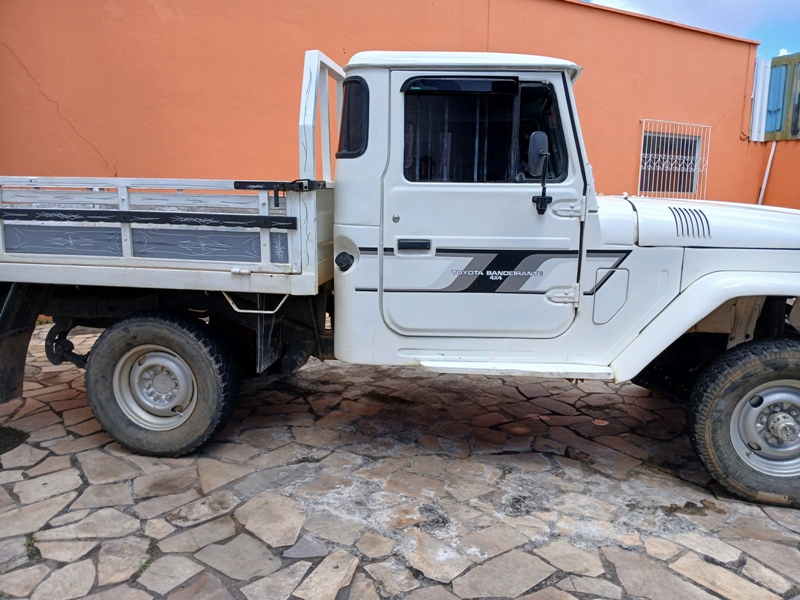 Toyota Band.Picape CD 2p Chassi Longo Diesel