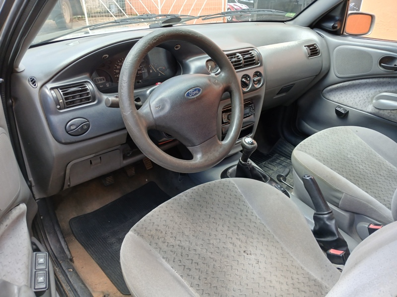 Ford Escort GL 1.8i / 1.8