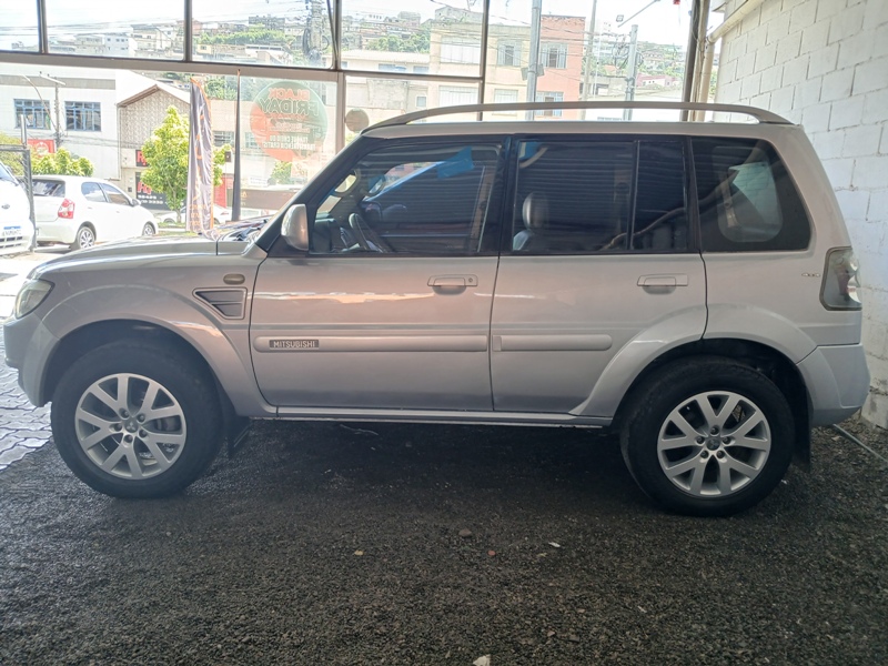 Mitsubishi Pajero TR4