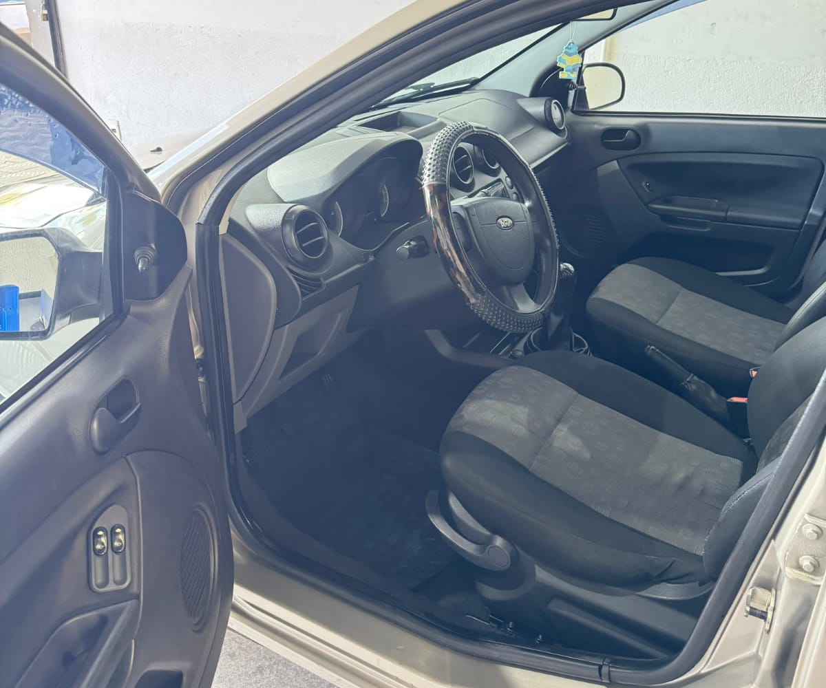 Ford Fiesta Class 1.0 4p