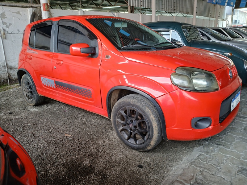 Fiat UNO SPORTING 1.3 Flex 8V 5p	