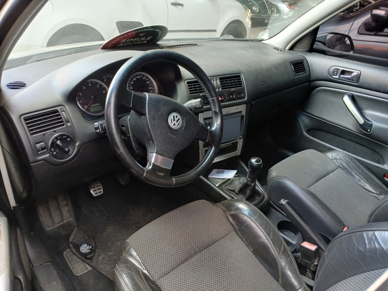 VW - VolksWagen GOLF 1.6
