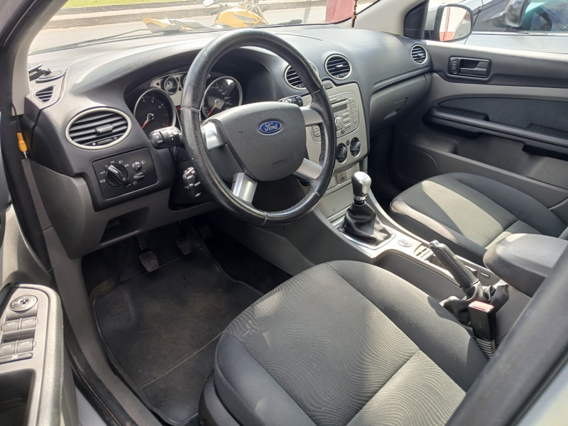 Ford Focus Sedan 2.0 16V/2.0 16V Flex 4p