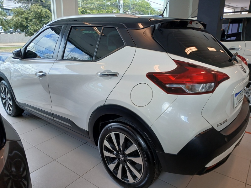 Nissan KICKS SL 1.6 16V FlexStar 5p Aut.
