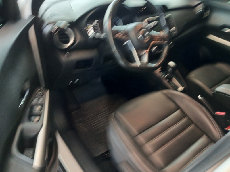 Nissan KICKS SL 1.6 16V FlexStar 5p Aut.