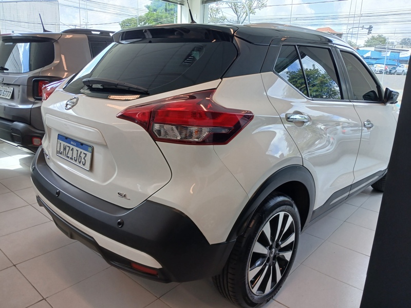 Nissan KICKS SL 1.6 16V FlexStar 5p Aut.