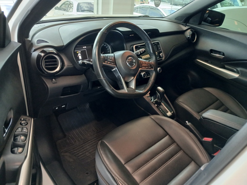 Nissan KICKS SL 1.6 16V FlexStar 5p Aut.