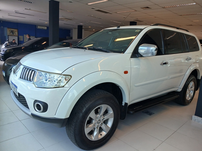Mitsubishi Pajero DAKAR 3.2 4x4 T.I. Dies. 5p Aut.	