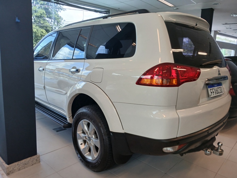 Mitsubishi Pajero DAKAR 3.2 4x4 T.I. Dies. 5p Aut.