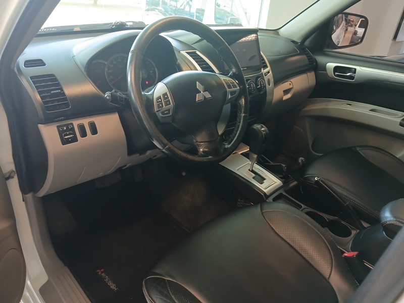 Mitsubishi Pajero DAKAR 3.2 4x4 T.I. Dies. 5p Aut.