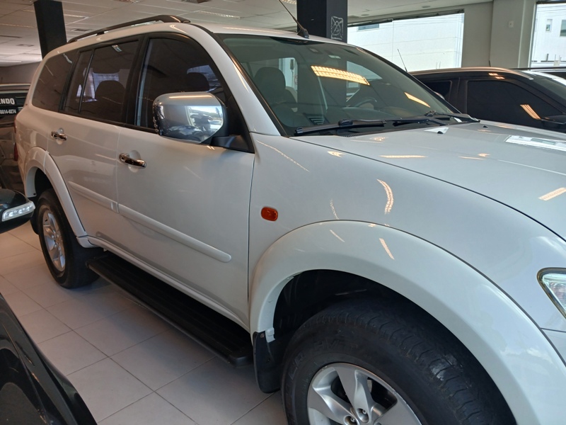 Mitsubishi Pajero DAKAR 3.2 4x4 T.I. Dies. 5p Aut.