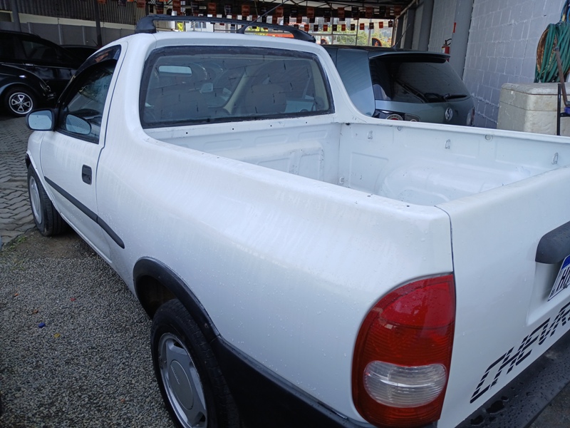 GM - Chevrolet Corsa Pick-Up GL/ Champ 1.6 MPFI / EFI
