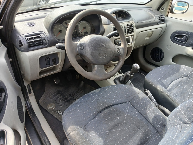 Renault Clio RL / Yahoo/ Authent. 1.0 8V 5p