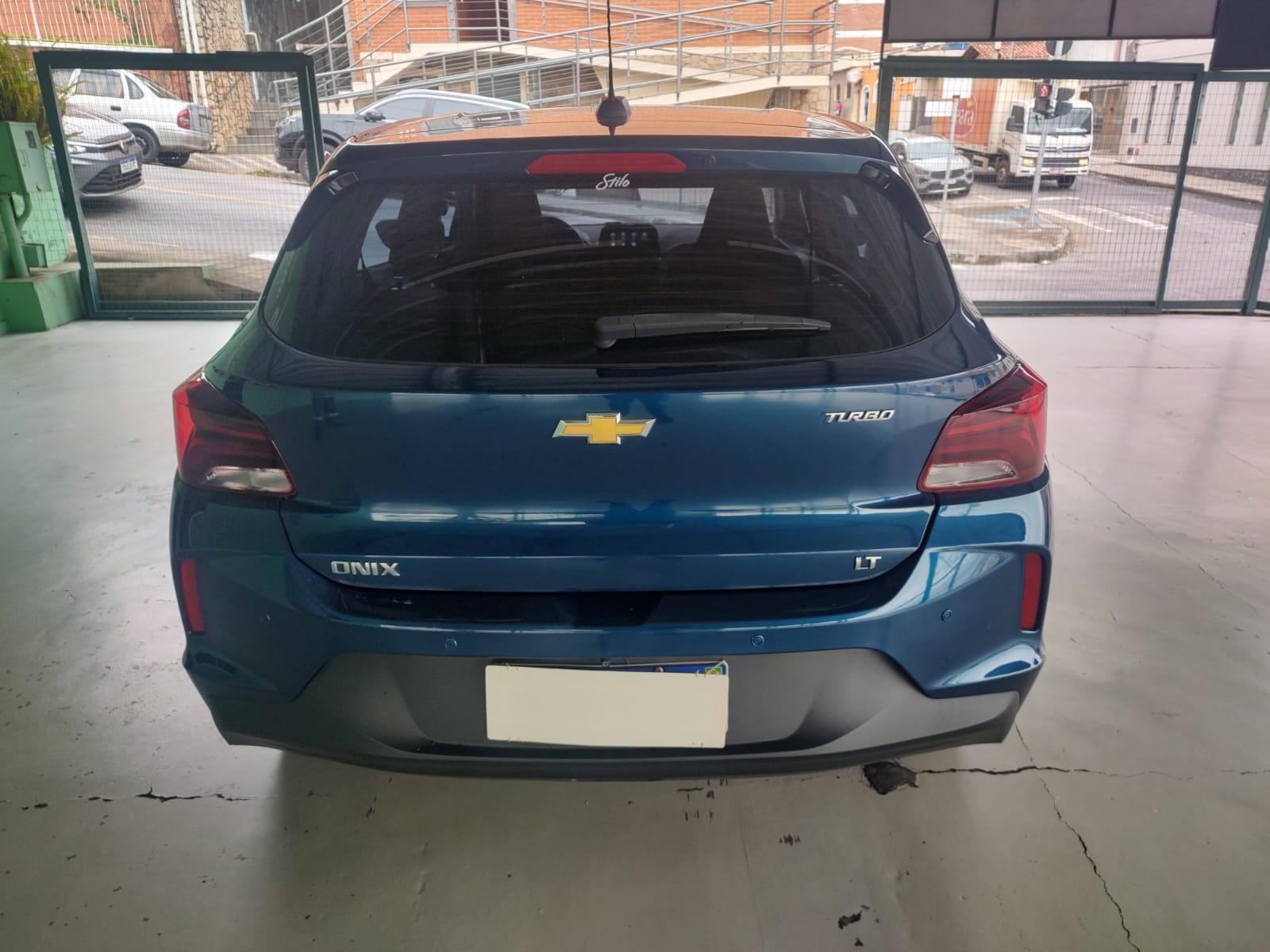 GM - Chevrolet ONIX 1.0 LT TURBO