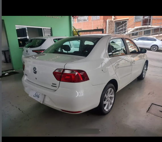 VW - VolksWagen VOYAGE 1.6 MSI Flex 8V 4p