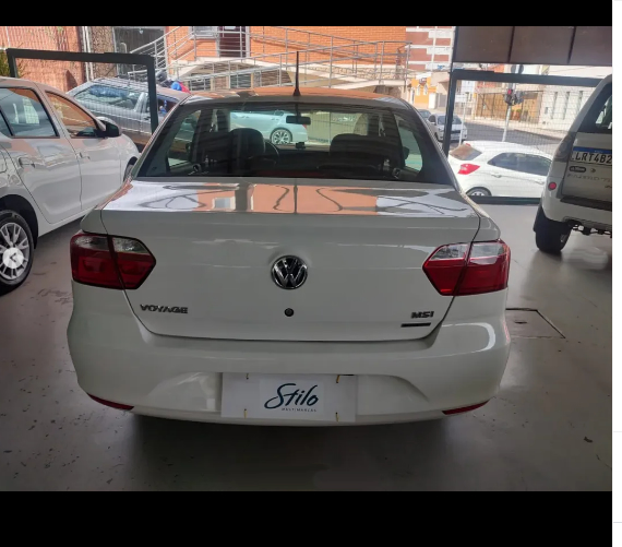VW - VolksWagen VOYAGE 1.6 MSI Flex 8V 4p