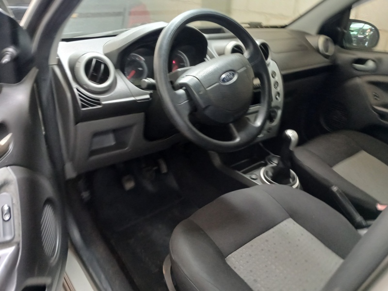 Ford Fiesta Sed. 1.6 8V Flex 4p