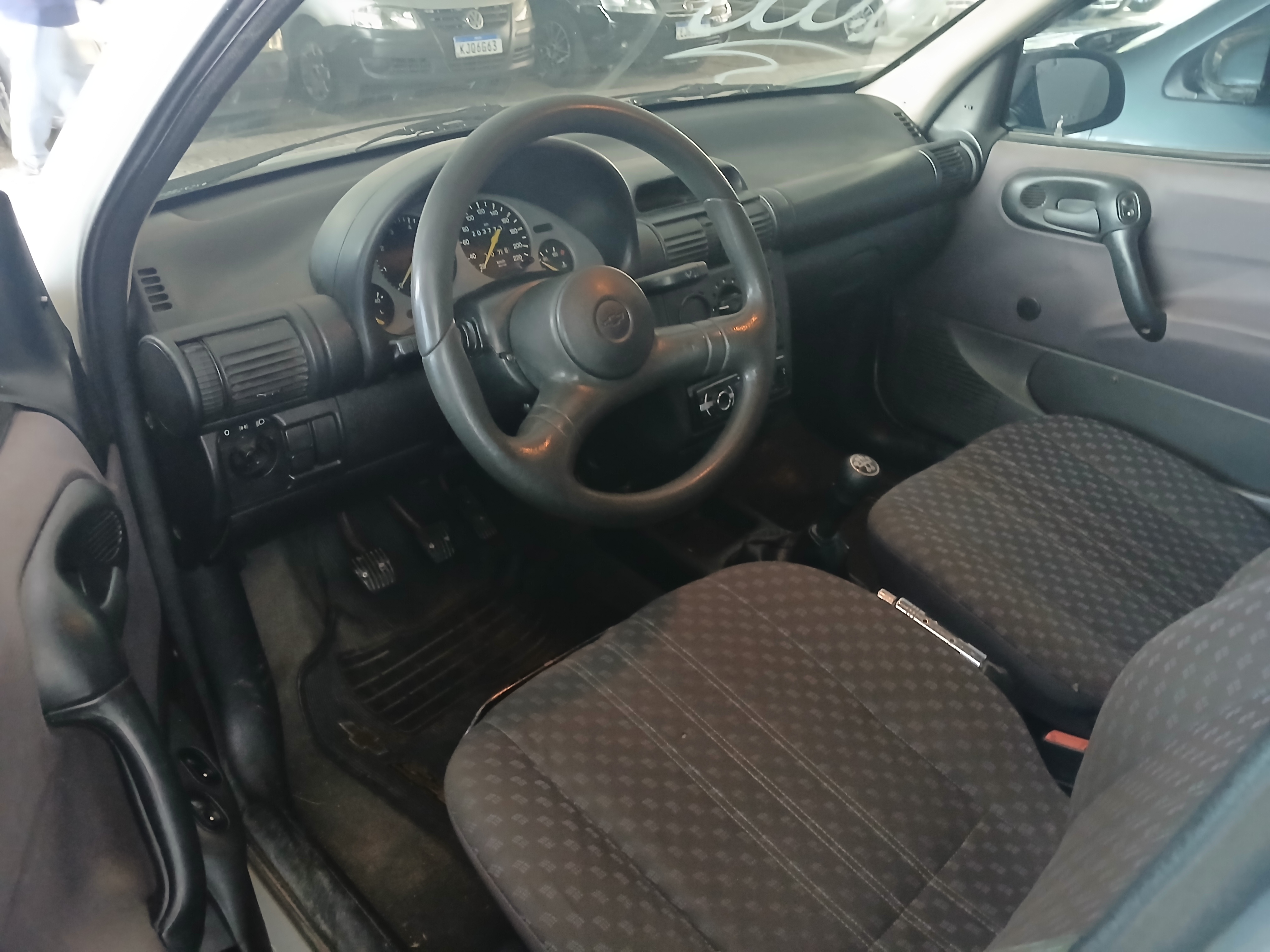 GM - Chevrolet Corsa Hatch