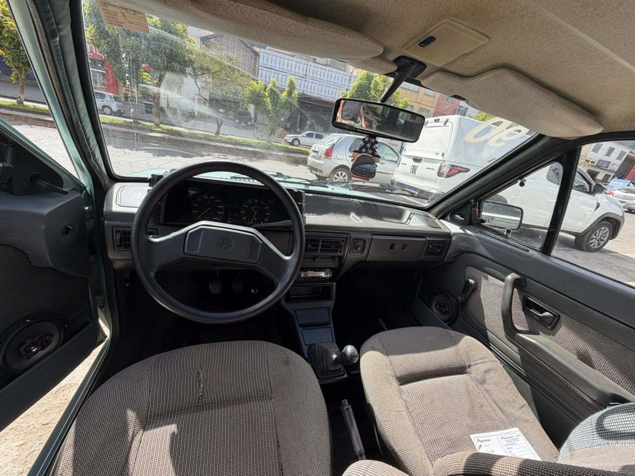 VW - VolksWagen Voyage 1.6 CL