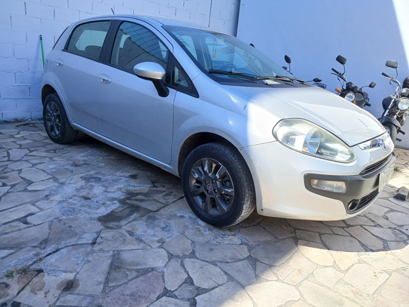 Fiat Punto ESSENCE 1.6 Flex 16V 5p	