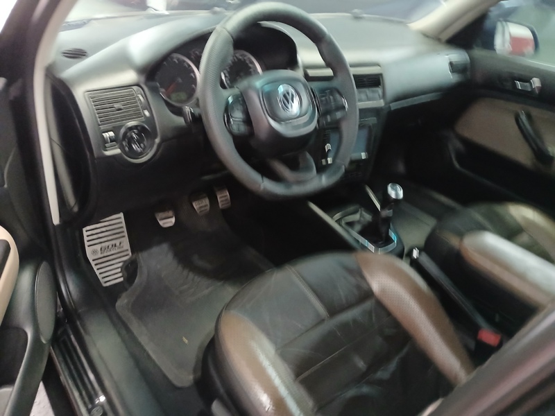 VW - VolksWagen Golf Sportline 1.6 Mi Total Flex 8V 4p