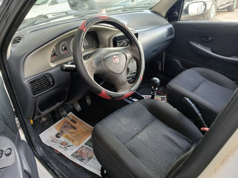 Fiat Siena Celebration 1.0 Fire Flex 8V 4p