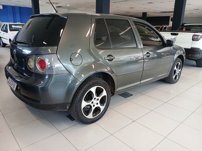 VW - VolksWagen Golf Sportline 1.6 Mi Total Flex 8V 4p