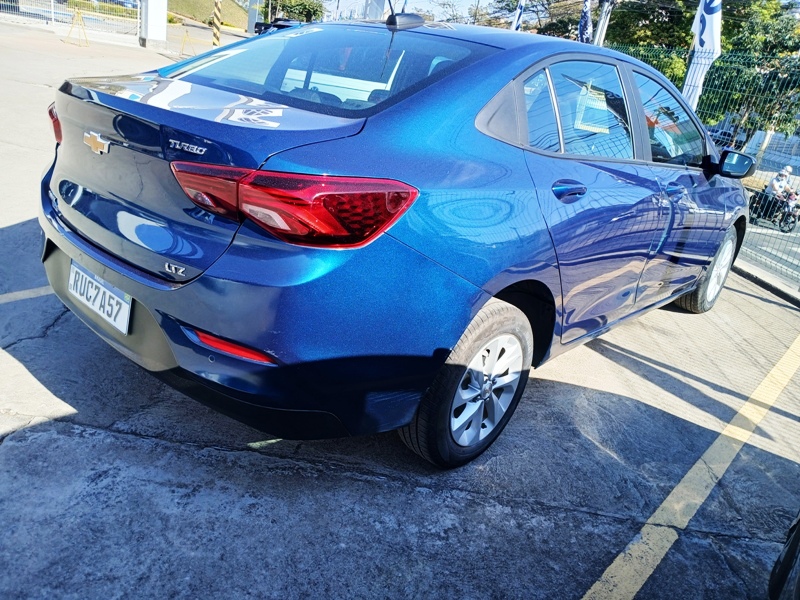 GM - Chevrolet Onix Plus Sedan AT