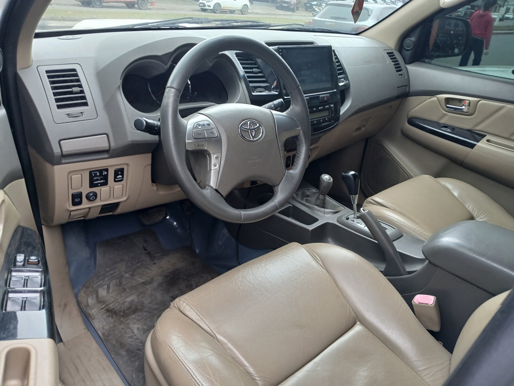 Toyota Hilux SW4 4x4 2.4 8V