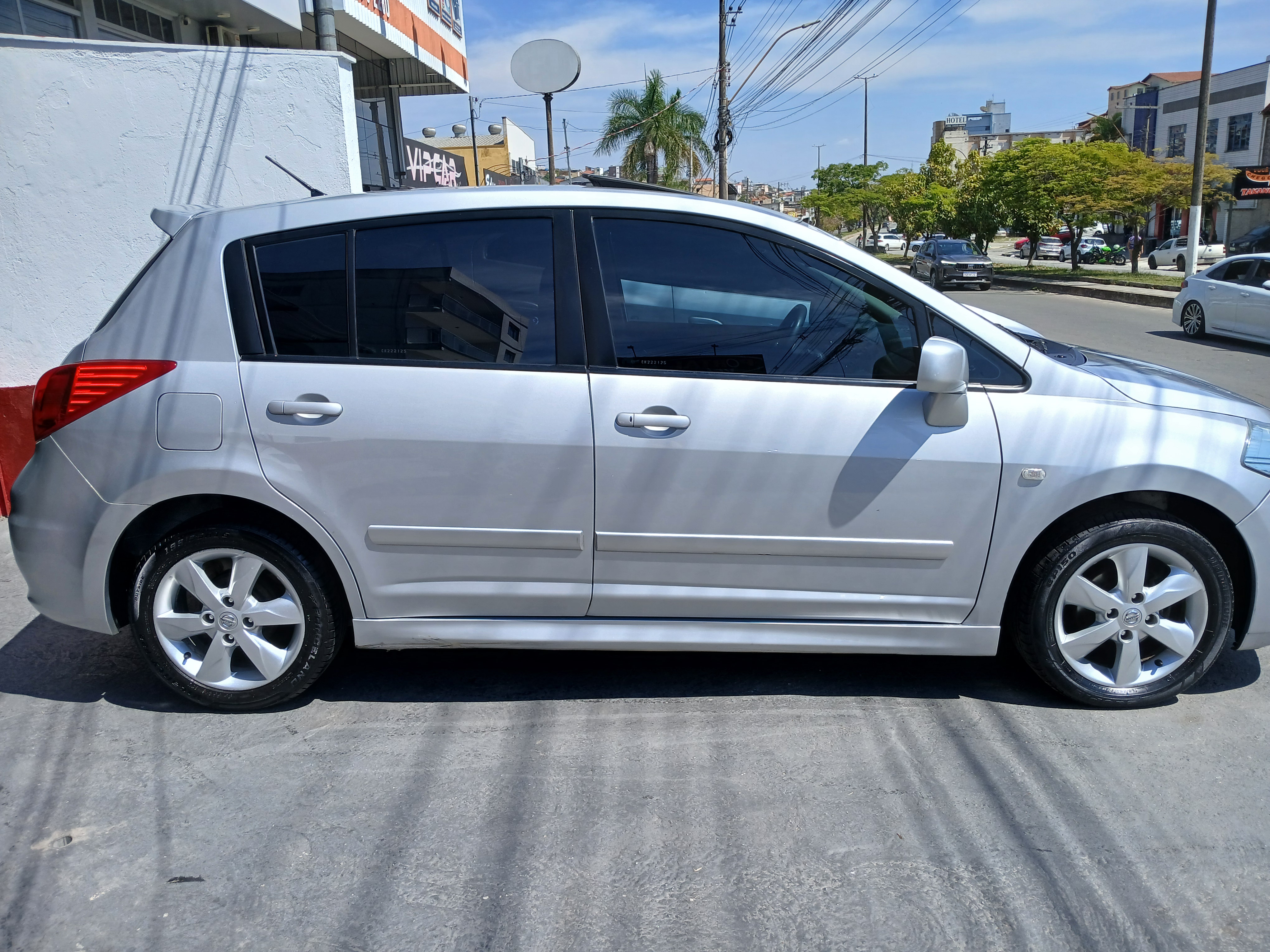 Nissan TIIDA S 1.8/1.8 Flex 16V Aut.