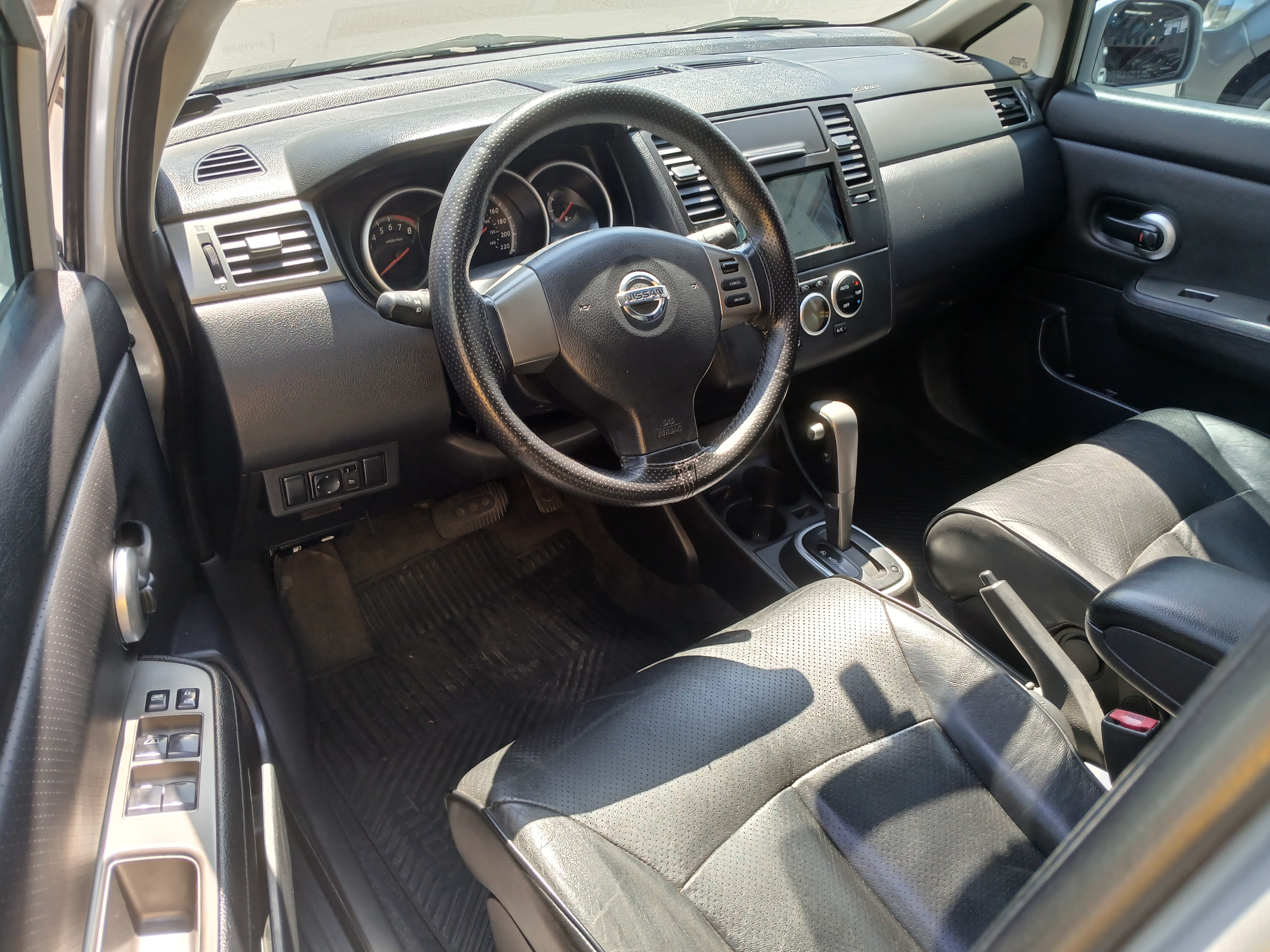 Nissan TIIDA S 1.8/1.8 Flex 16V Aut.