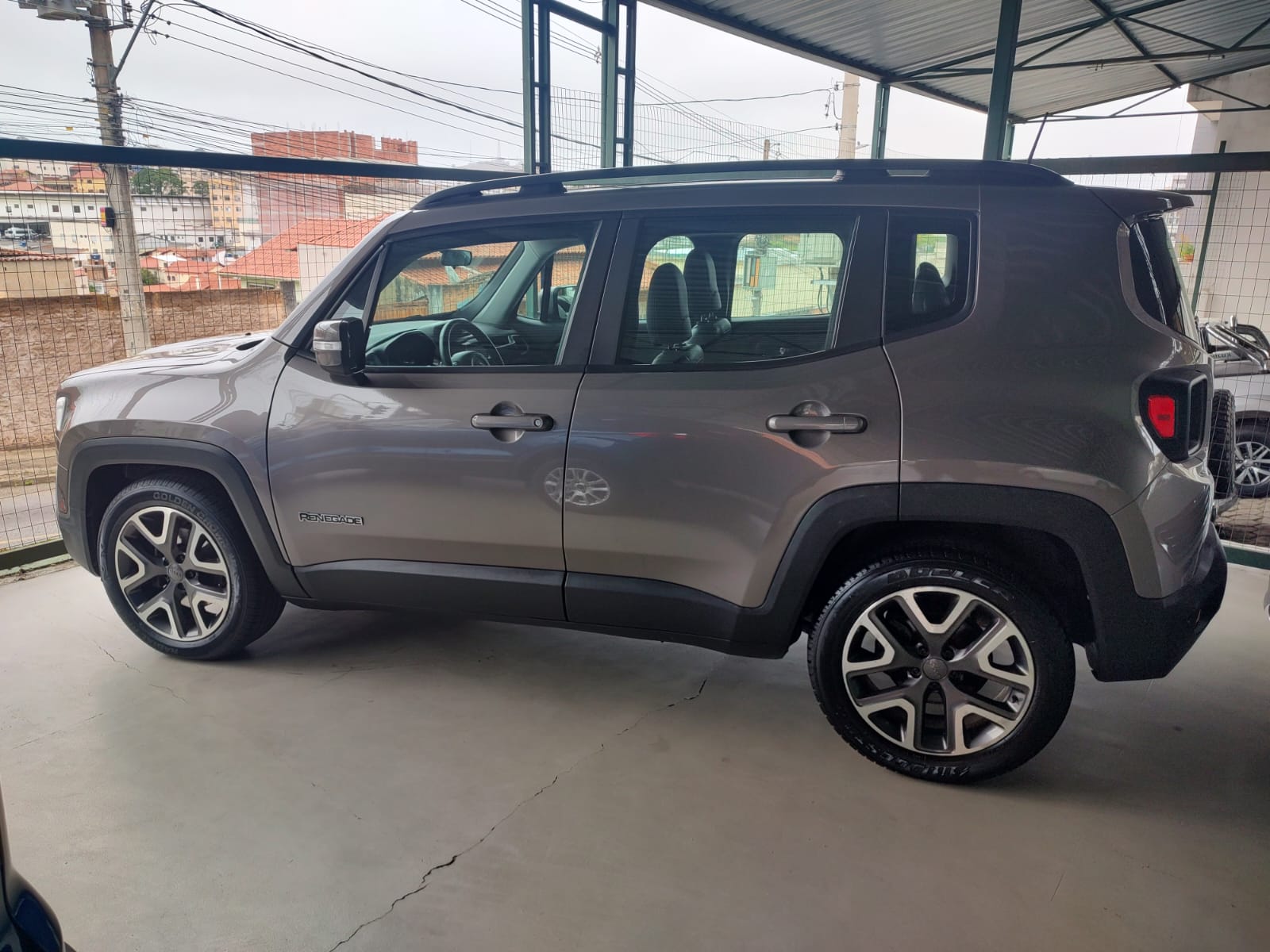 Jeep Renegade Longitude 1.8 4x2 Flex 16V Aut.
