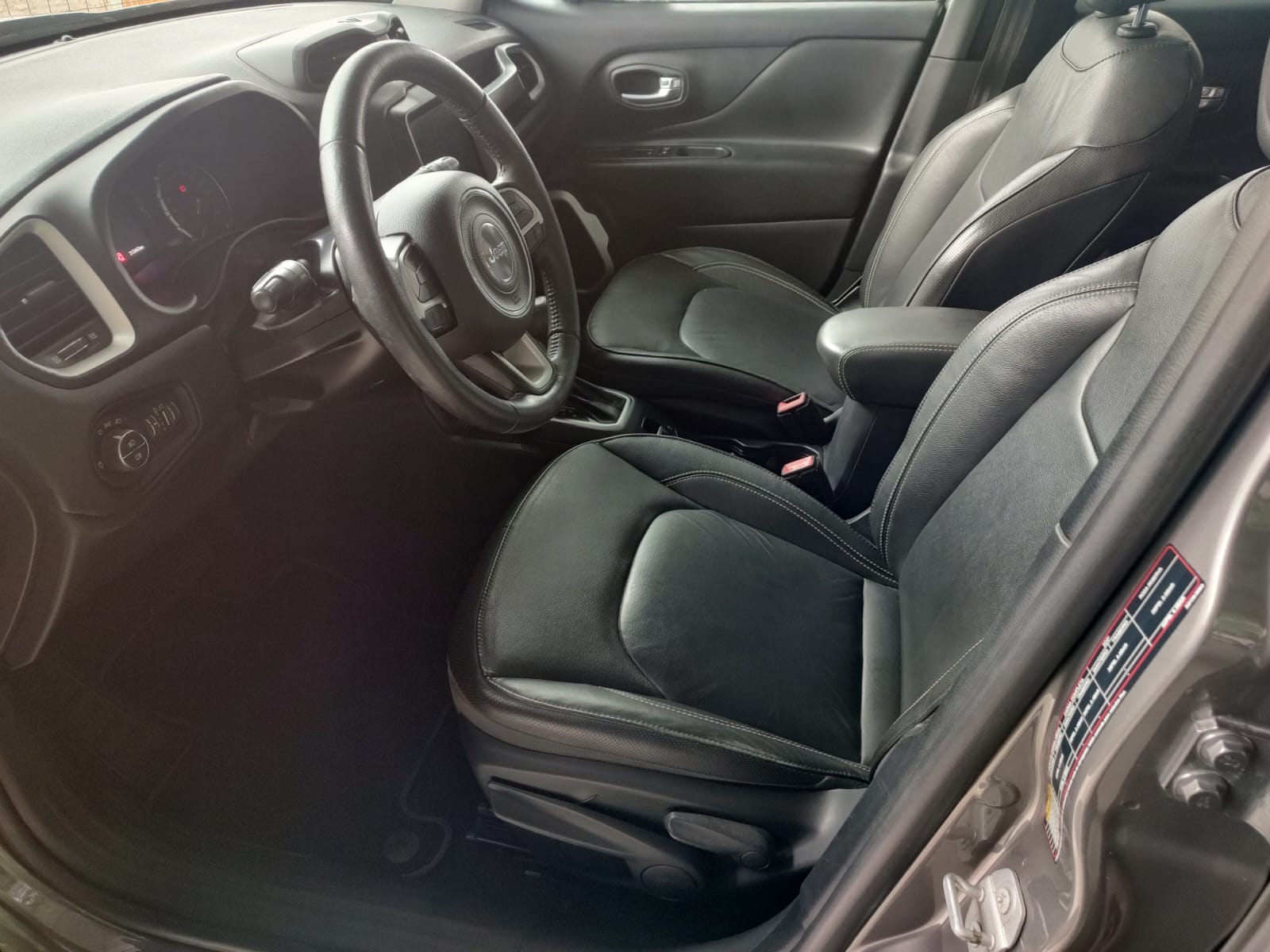 Jeep Renegade Longitude 1.8 4x2 Flex 16V Aut.