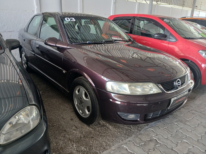 GM - Chevrolet Vectra CD 2.0 (modelo antigo)